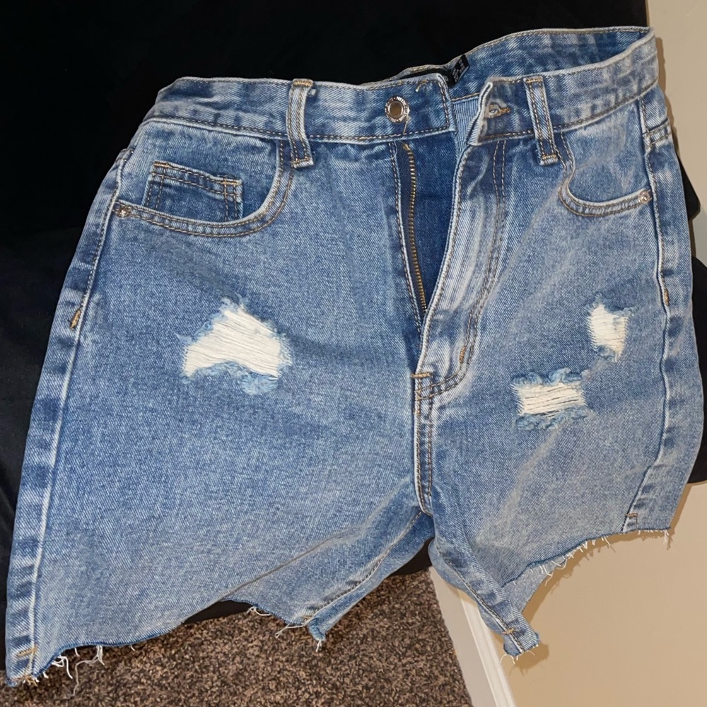 Pretty little thing (PLT) denim shorts size 4